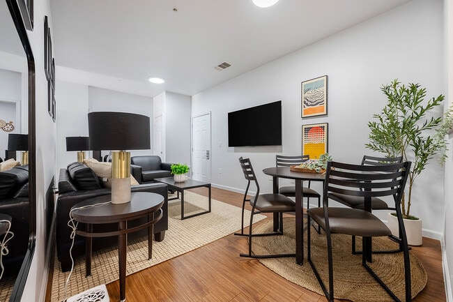 Apartamentos Longview 24 cerca de UT Austin con comedor y sala de estar - 24 Longview