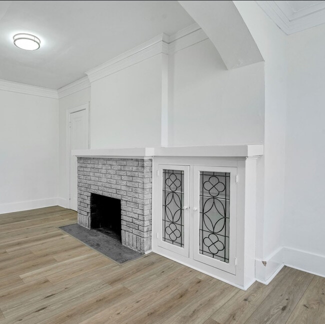 Building Photo - 250 Meigs St