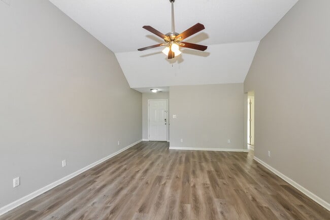 Building Photo - 990 Jessa Cove