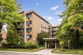 Building Photo - 1250 Crois Lombard