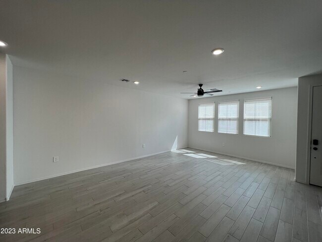 Building Photo - 1847 E Bernie Ln