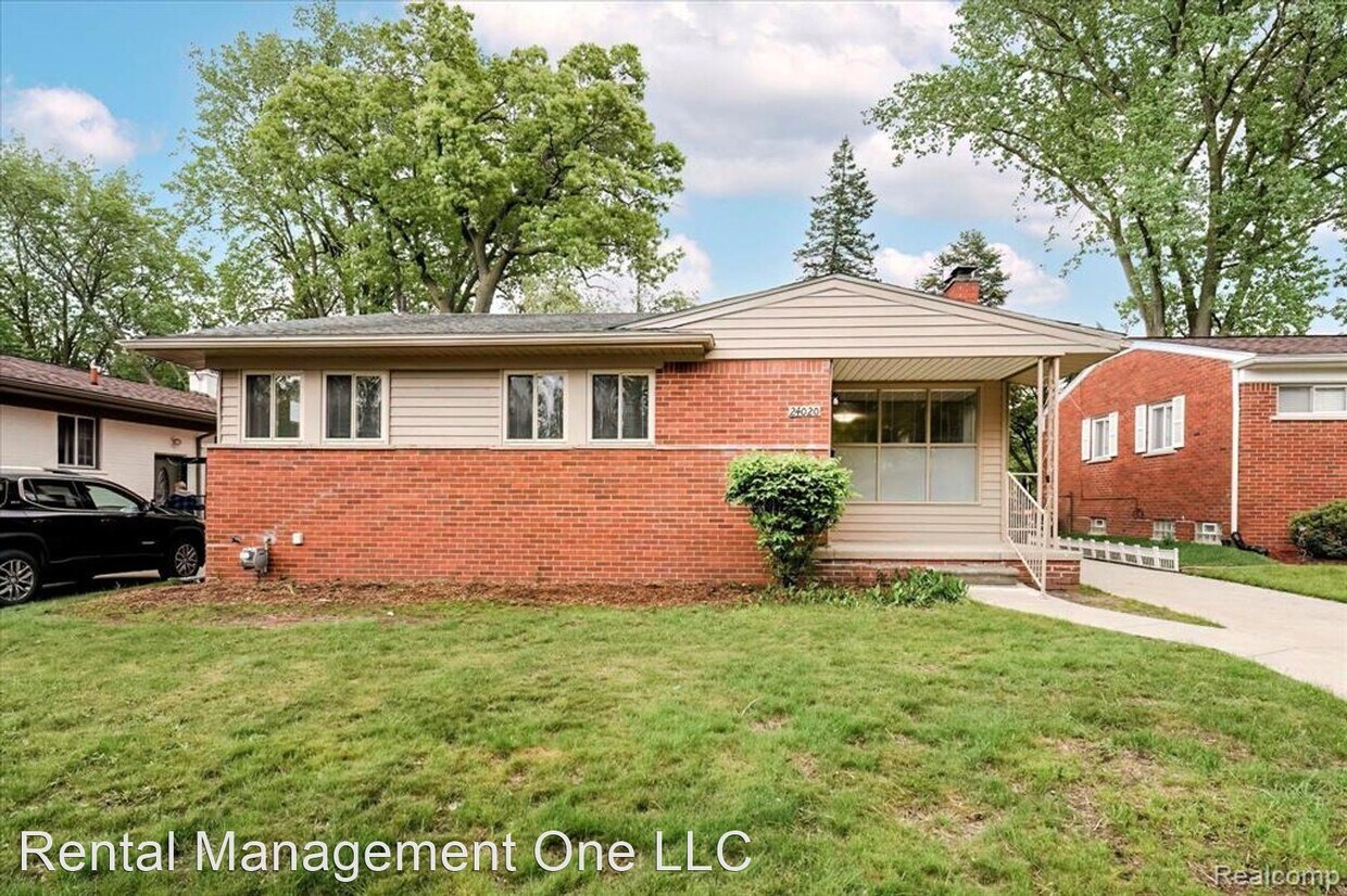 Primary Photo - 3 br, 1.5 bath House - 24020 Seneca Street