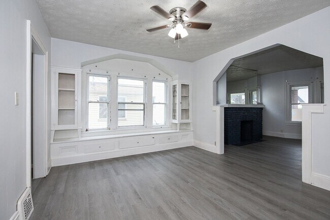 Foto del edificio - 4930 E 108th St