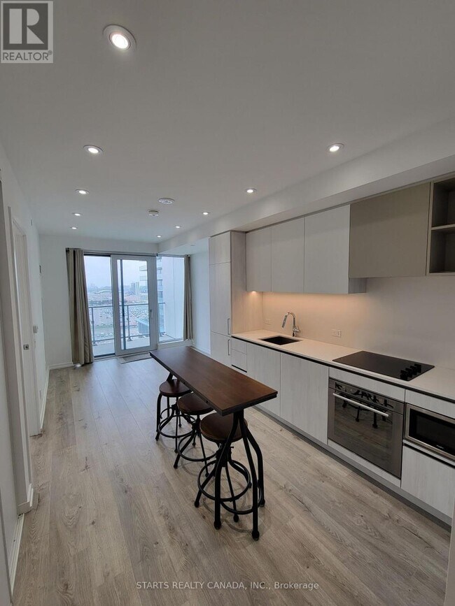 Photo du bâtiment - 1000 Portage Pkwy