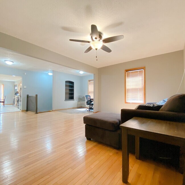 Building Photo - COMING SOON! Florence/Minnie Lusa Area 4 bed 3 bath, partial finished basement, w/ garage $1,850