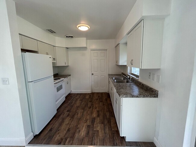 Foto del edificio - 1148 Clearwater Rd