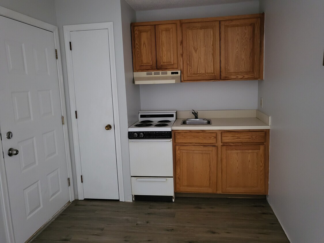 Primary Photo - 367 East St