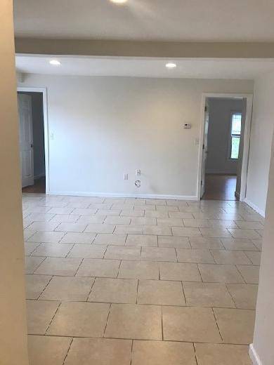Building Photo - 2 Bedroom Apartment for Rent