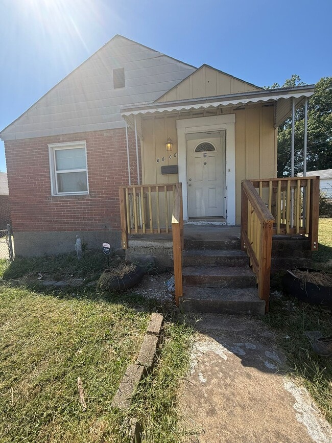 Building Photo - 6808 Stratford Ave