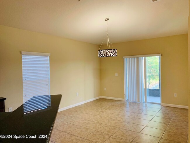 Foto del edificio - 1279 Corbett Ln