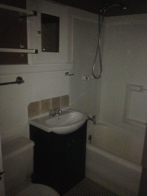#1205 Bathroom - 1201 Buchanan St