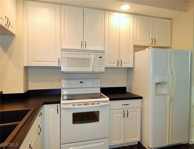 Building Photo - 1113 Van Loon Commons Cir