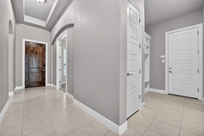 Foto del edificio - 21413 Hines Ln