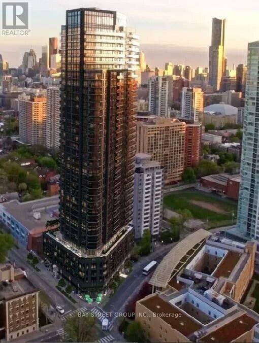Building Photo - 159 Wellesley St E