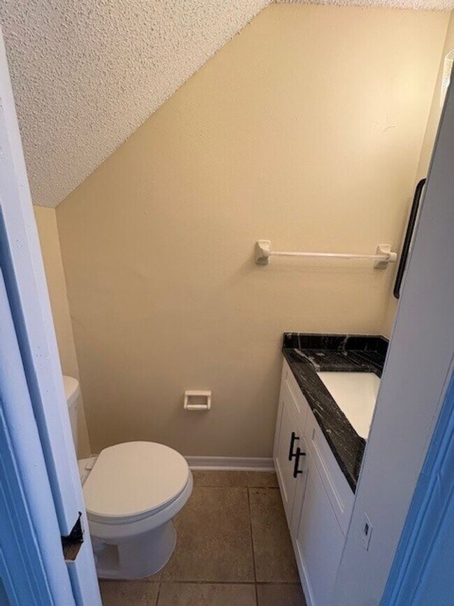 Foto del edificio - UCF AREA - Newly Remodeled 2/2.5 Townhouse in Cambridge Circle