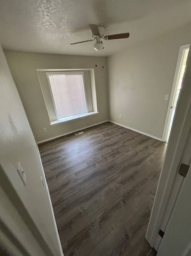 Building Photo - Cute Caldwell Home