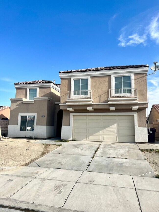 Foto del edificio - COMING SOON!! SPACIOUS 6 Bedroom 3 Bathroo...