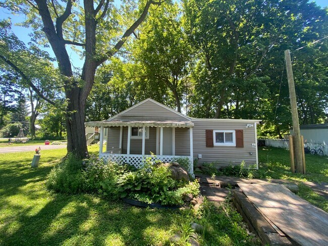 Building Photo - 8486 W Bergen Rd