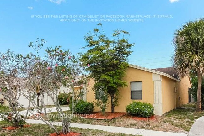Building Photo - 5646 Lincoln Cir E