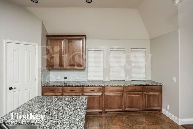 Building Photo - 921 Loftin Street