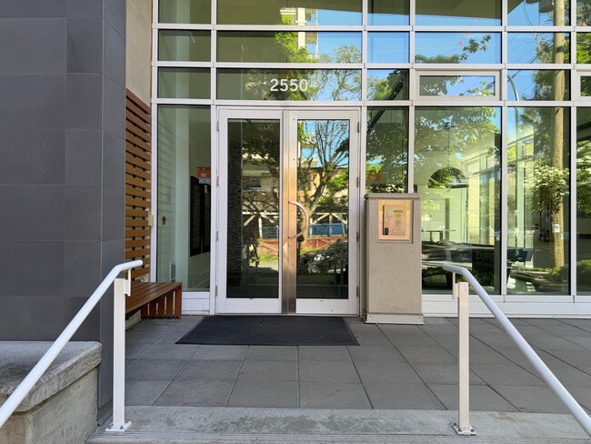 Photo du bâtiment - 2550 Spruce St