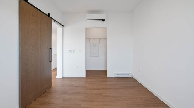 Unit 513 Bedroom - Andante