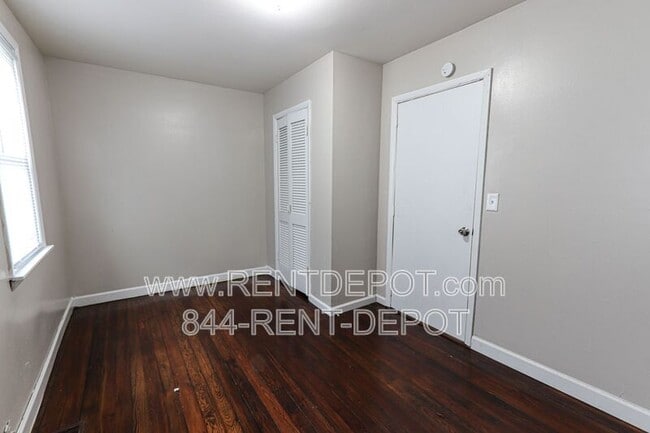 Foto del edificio - 650 E Maryland St