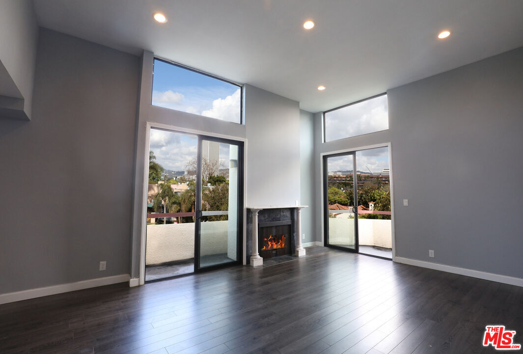 5670 W Olympic Blvd Unit PH03, Los Angeles, CA 90036 Condo for Rent