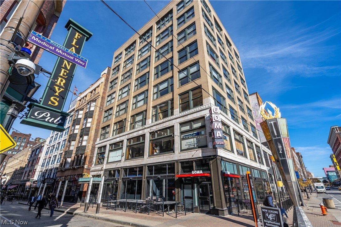 Foto principal - 2077 E 4th St