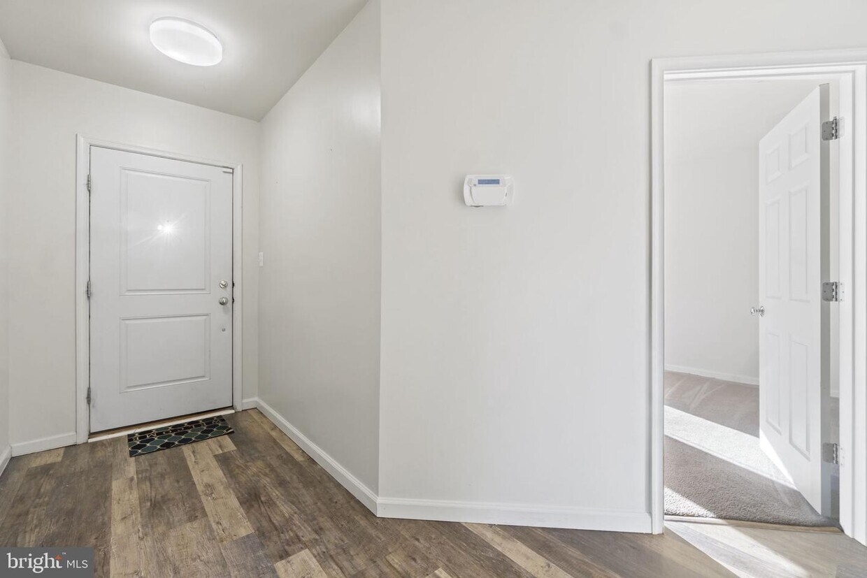 Foto principal - 334 L St SE