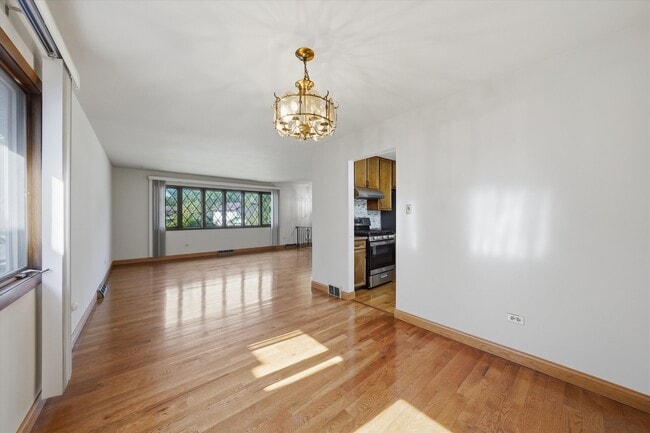 Building Photo - 4050 Violet Ln