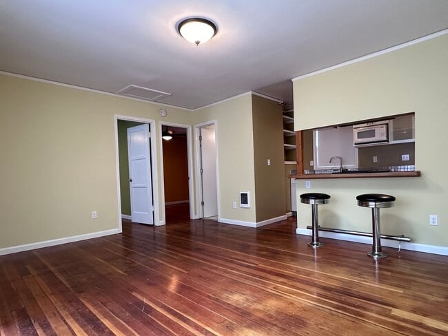 Building Photo - Modern and Affordable in Cully