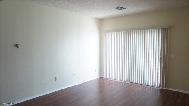 Foto del edificio - 7100 W Pirates Cove Rd