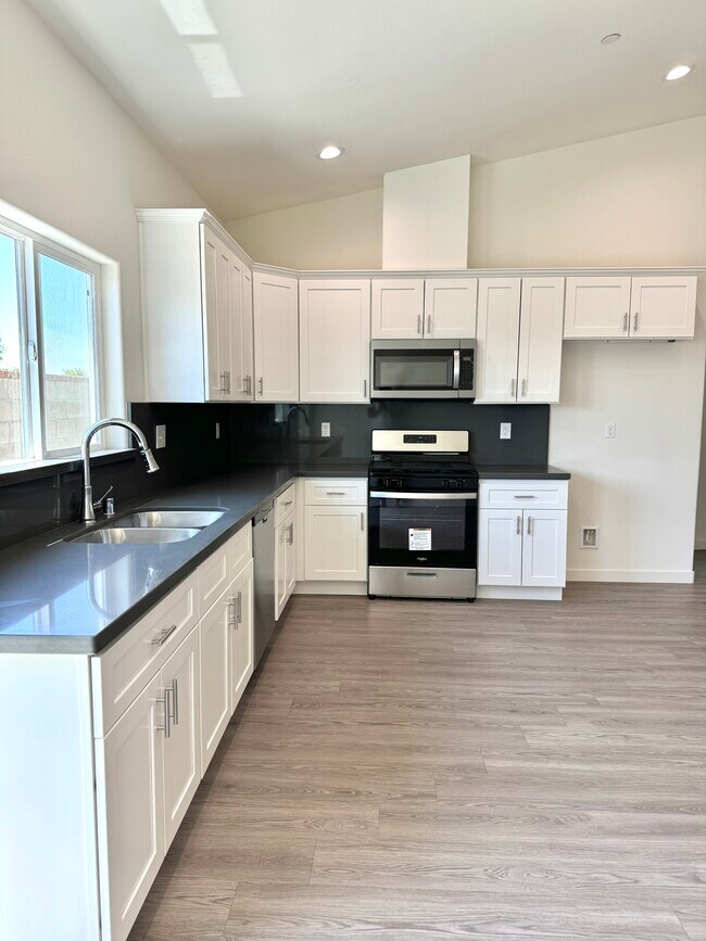 Foto del edificio - 9704 Turning Leaf Ln