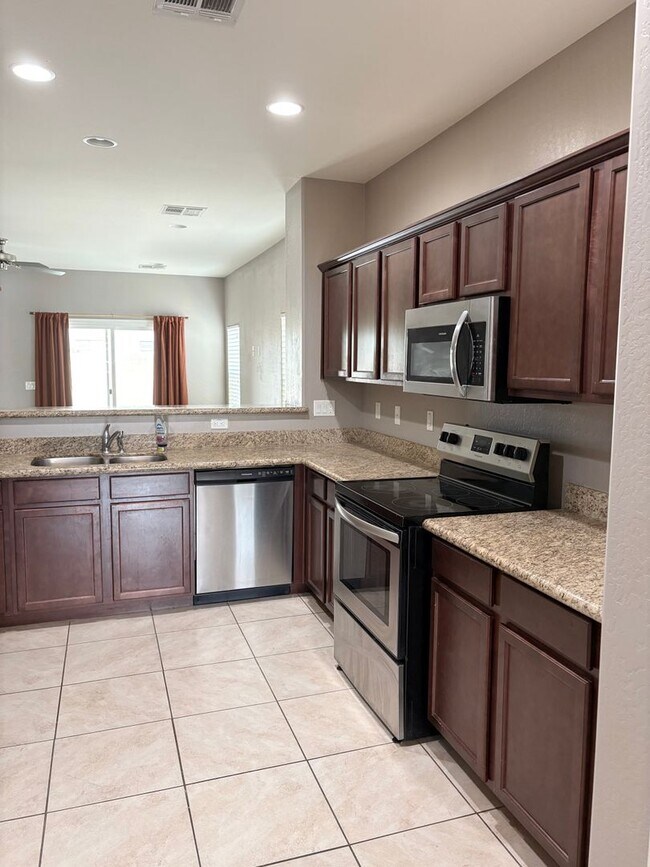 Foto del edificio - 7242 N 77th Dr