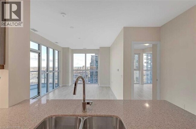 Photo du bâtiment - 35 Watergarden Dr