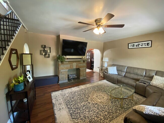 Foto del edificio - 6348 Waldron St