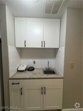 Building Photo - 5101 Manor Ct