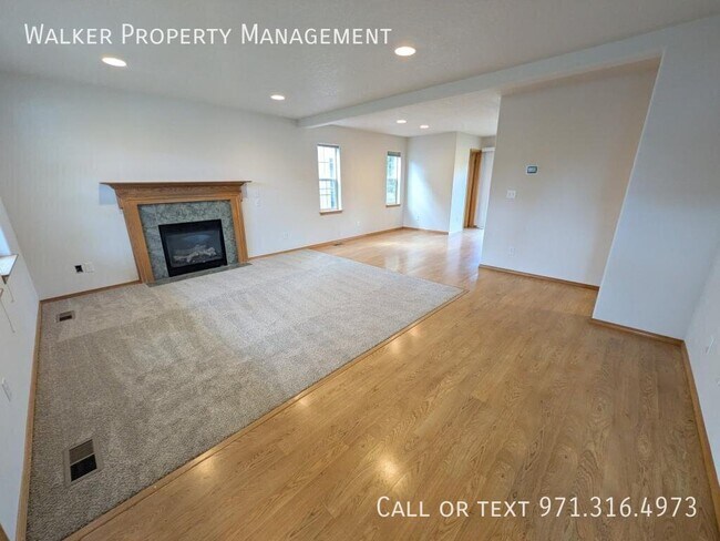Building Photo - 709 Ella Ct