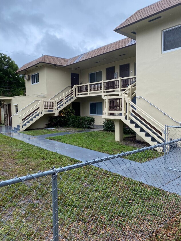 Vista exterior - 5214 SW 91st Ave