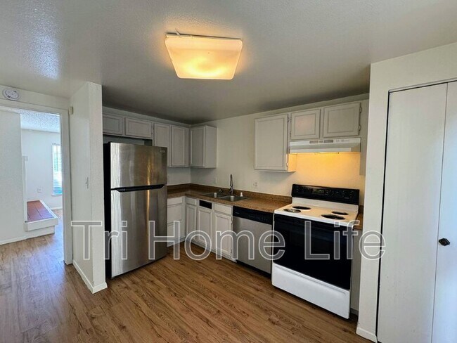 Foto del edificio - 1161 N Rosemary St