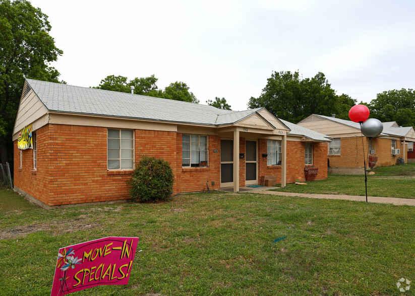 Melrose Duplexes Rentals Arlington, TX