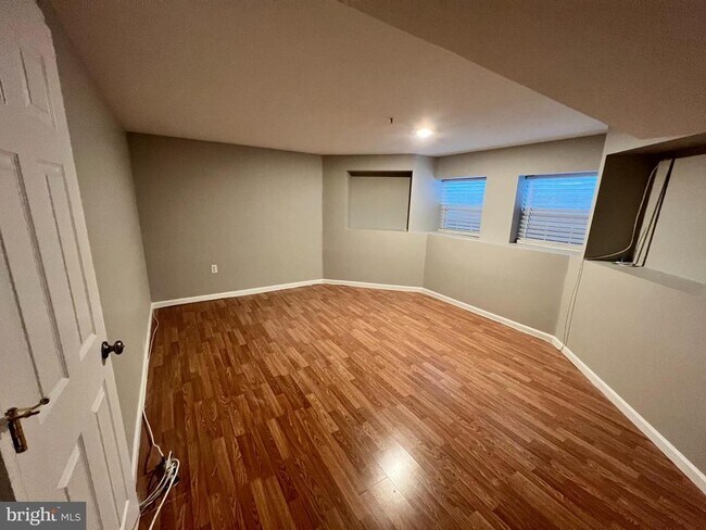 Foto del edificio - 9615 Huxley Dr