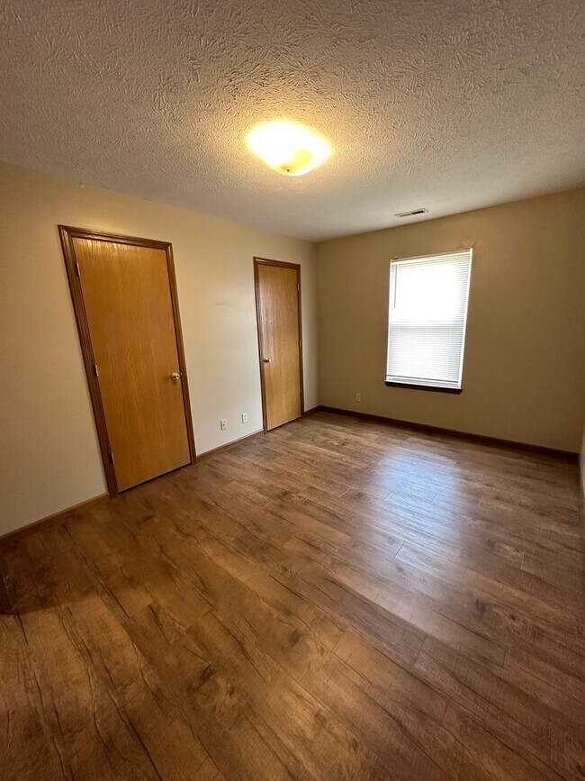 Foto del edificio - 2704-2706 Plaza Lane--ROLLEY