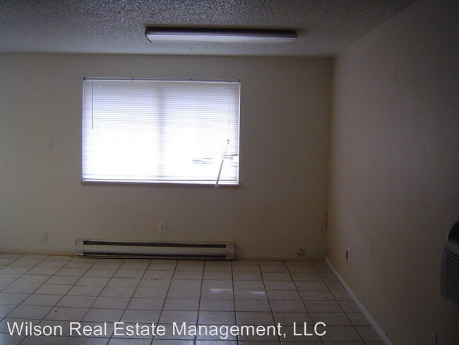 Building Photo - 1305 W King St