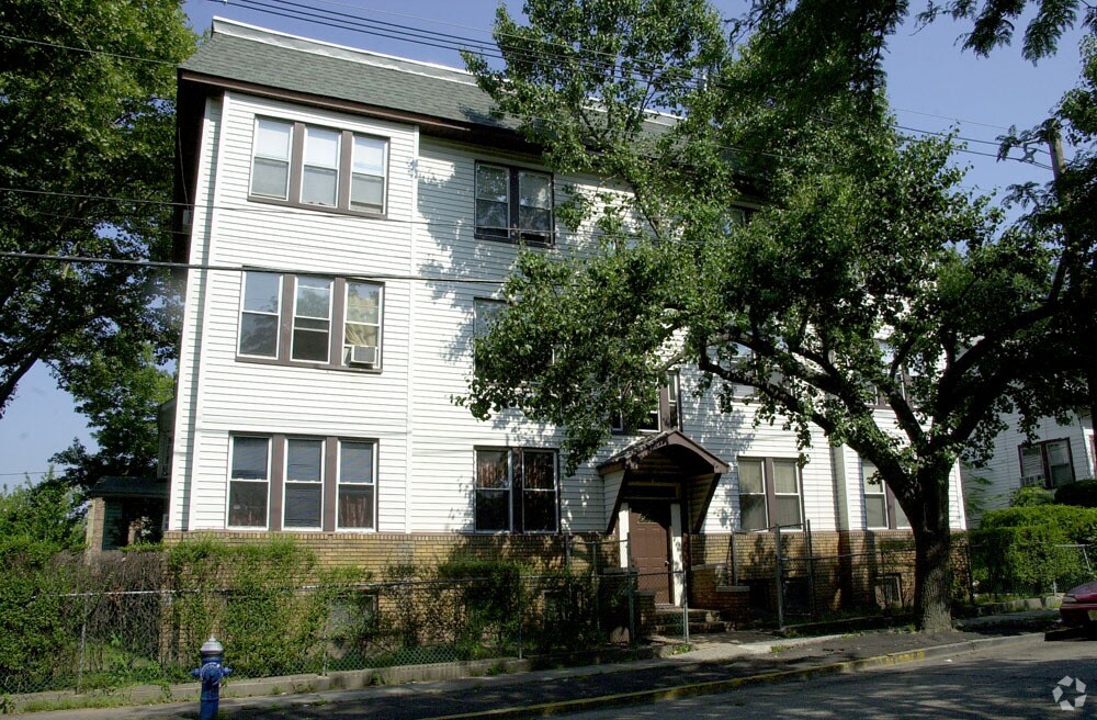 Foto principal - 31 41st St