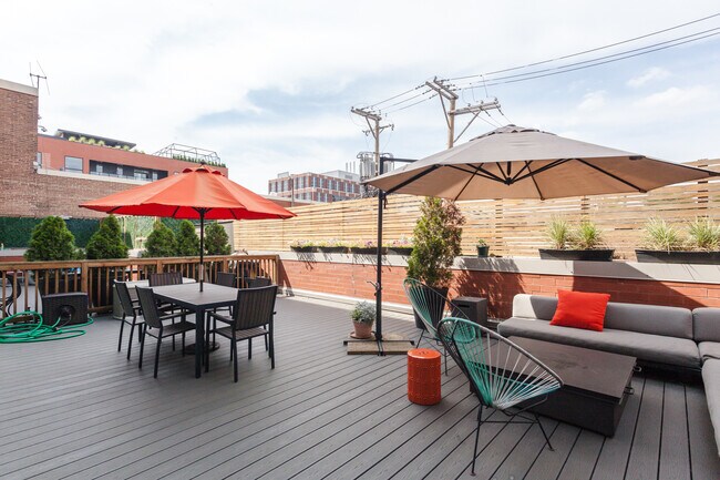 Foto del edificio - 744 W Fullerton Ave