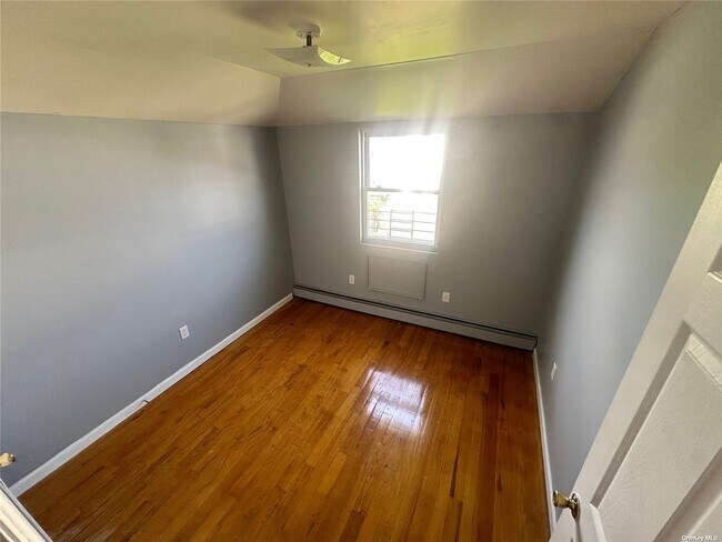 Building Photo - 643 Beach 68th St