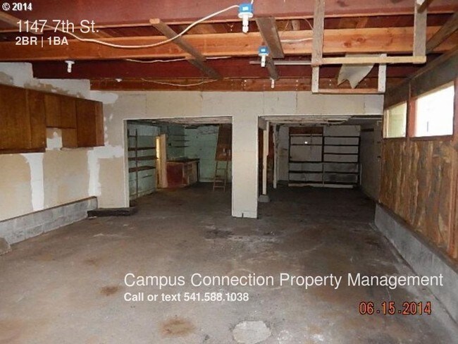Building Photo - 1147 7th St