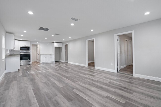 Foto del edificio - 8006 N Mulberry St